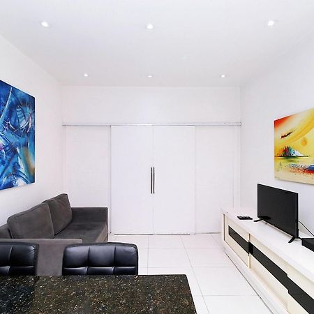 Studio Com Vista Lateral Para O Mar Em Copacabana 里约热内卢 外观 照片